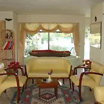 Amos Marmaris
