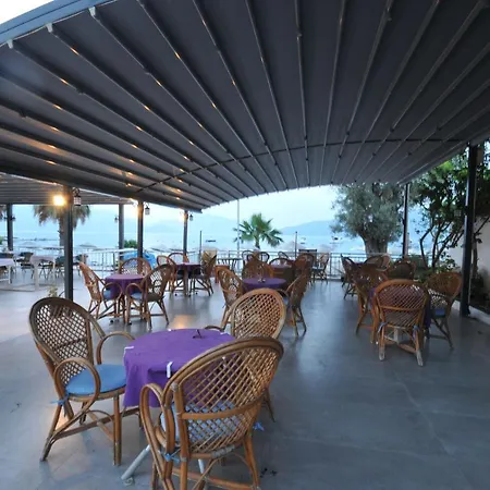 Hotel Amos 2*