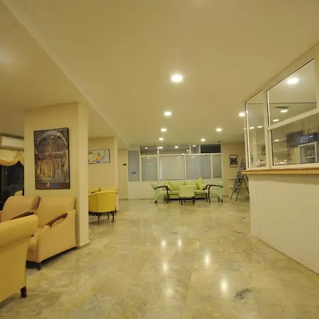 מלון Amos מרמריס