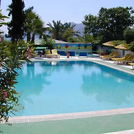 Hotel Amos 2*