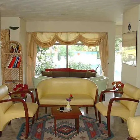 Amos Marmaris